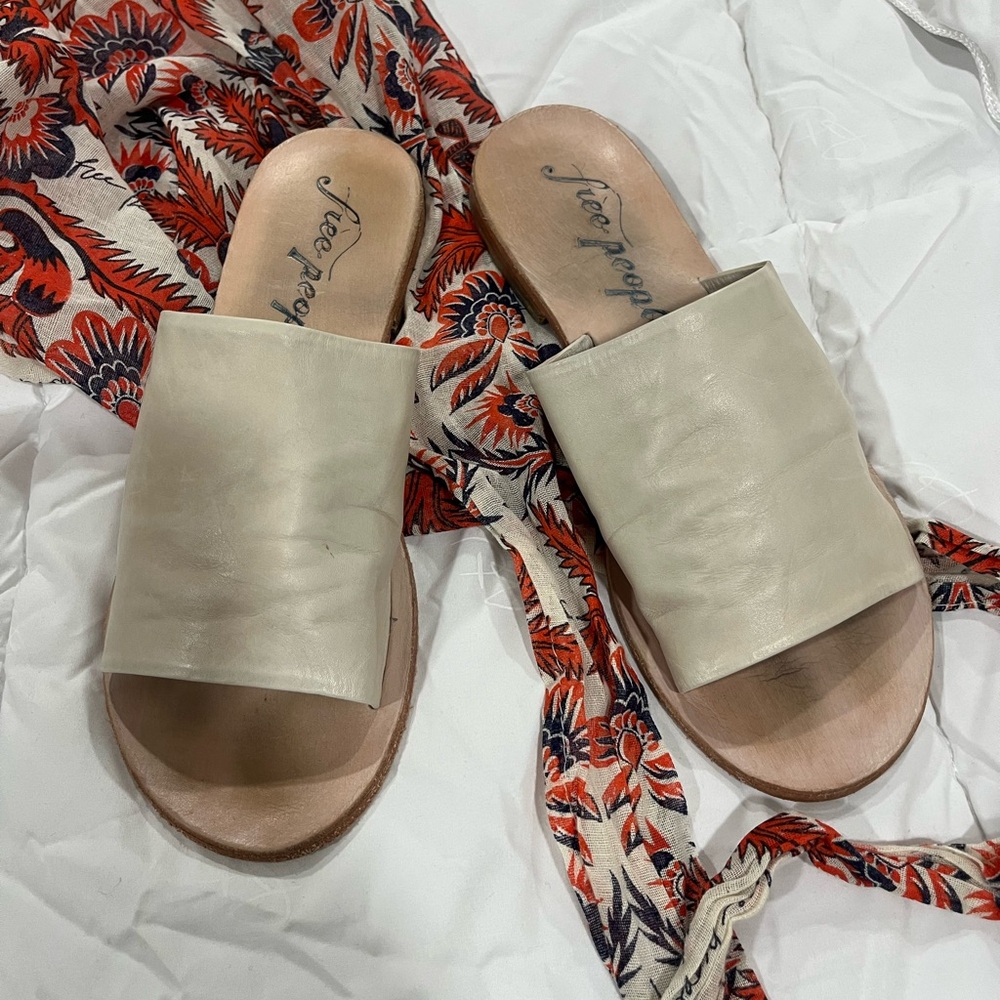 FREE PEOPLE Cream Women's Slide Sandals